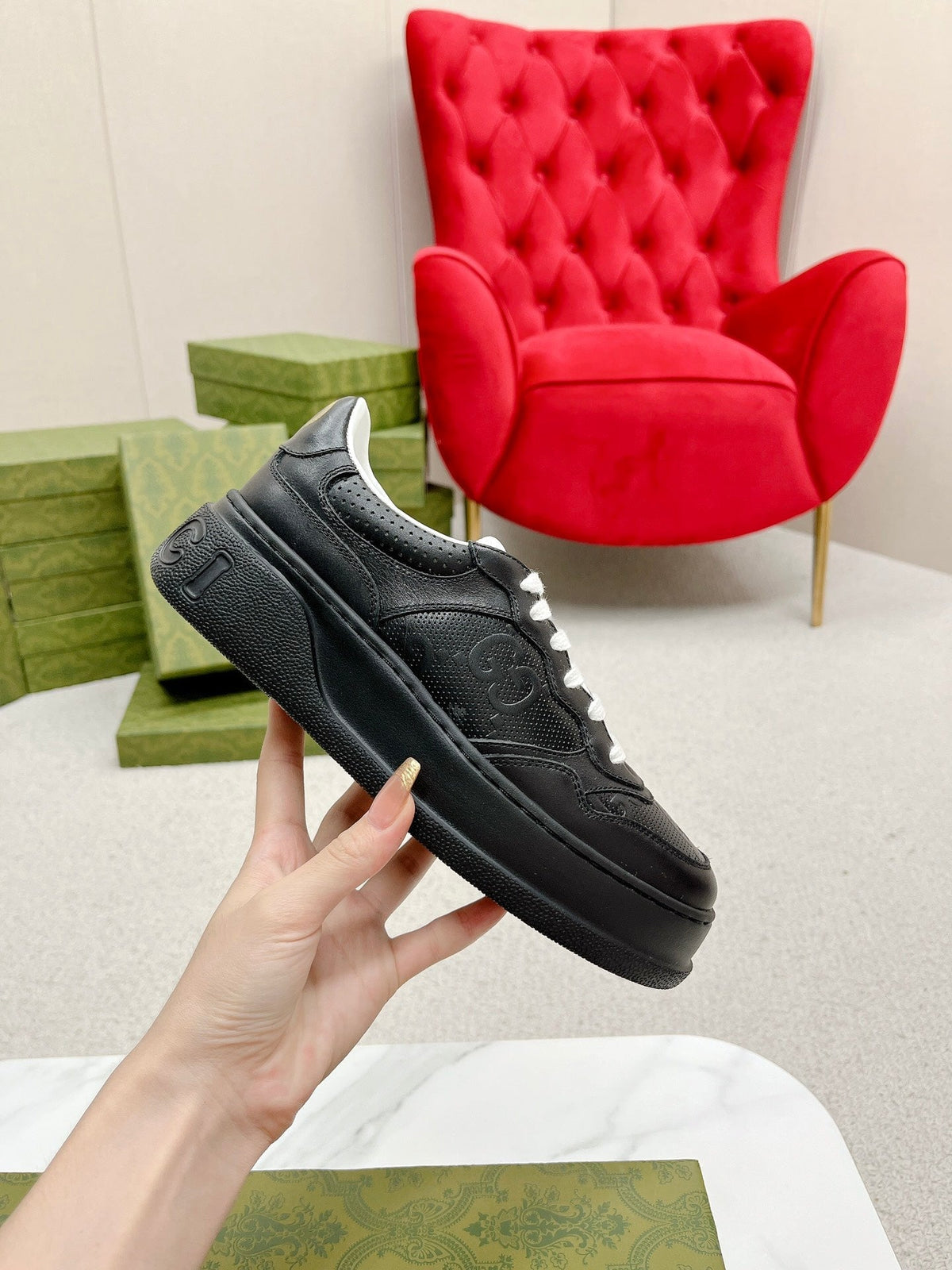 GUCCI EMBOSSED TRAINER BLACK CALFSKIN