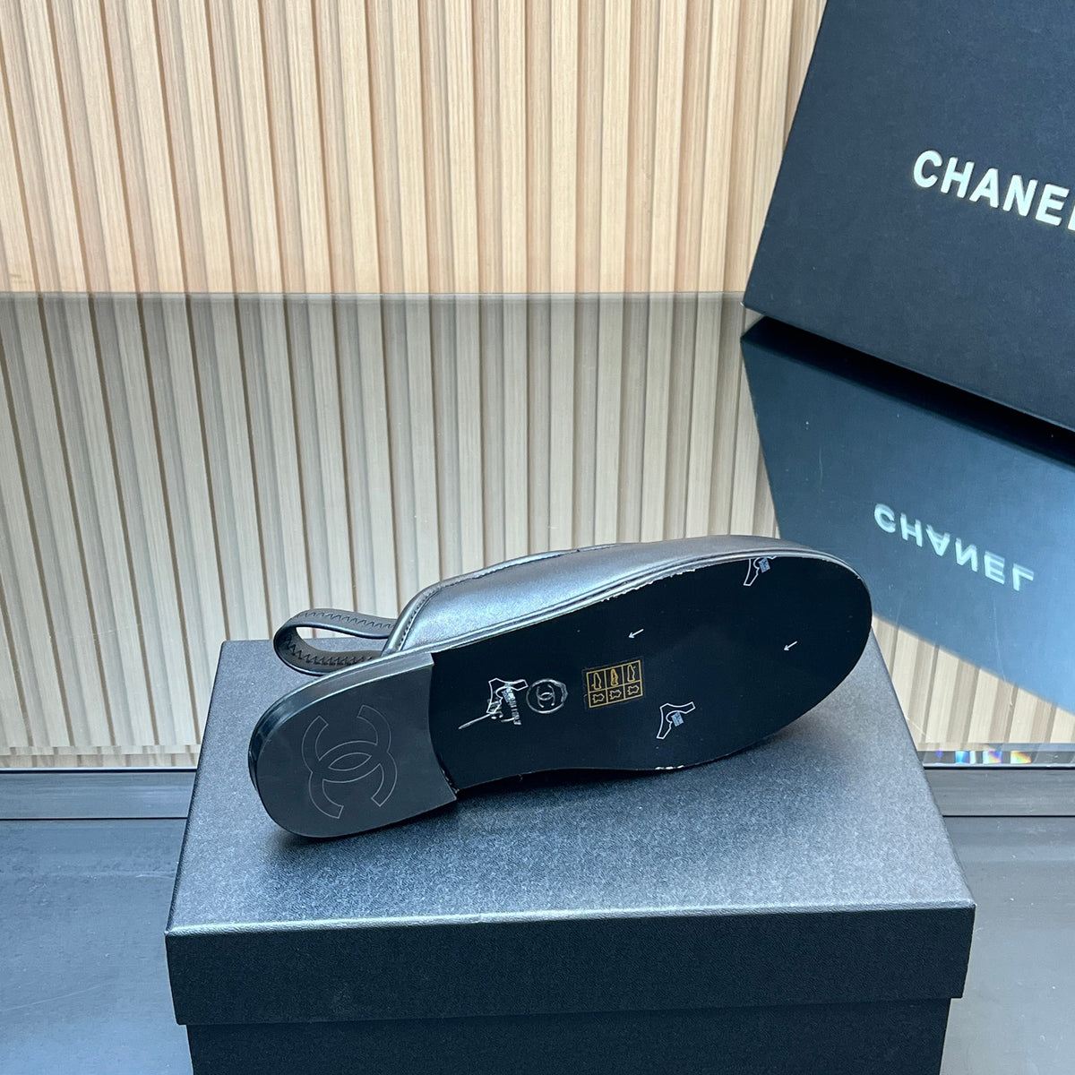 CHANEL 25S BACK STRAP MULE 15MM IN BLACK CALFSKIN GOLD HARDWRE
