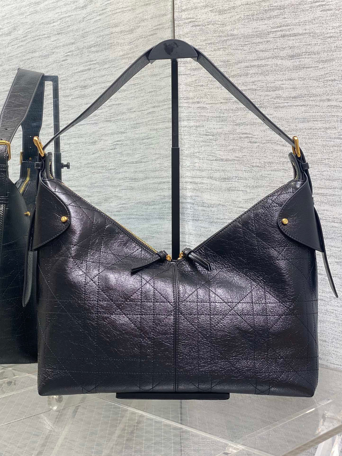 DIOR 25S VOYAGE BAG 34 IN BLACK FLAT MACROCANNAGE GRAINED GLOSSY CALFSKIN