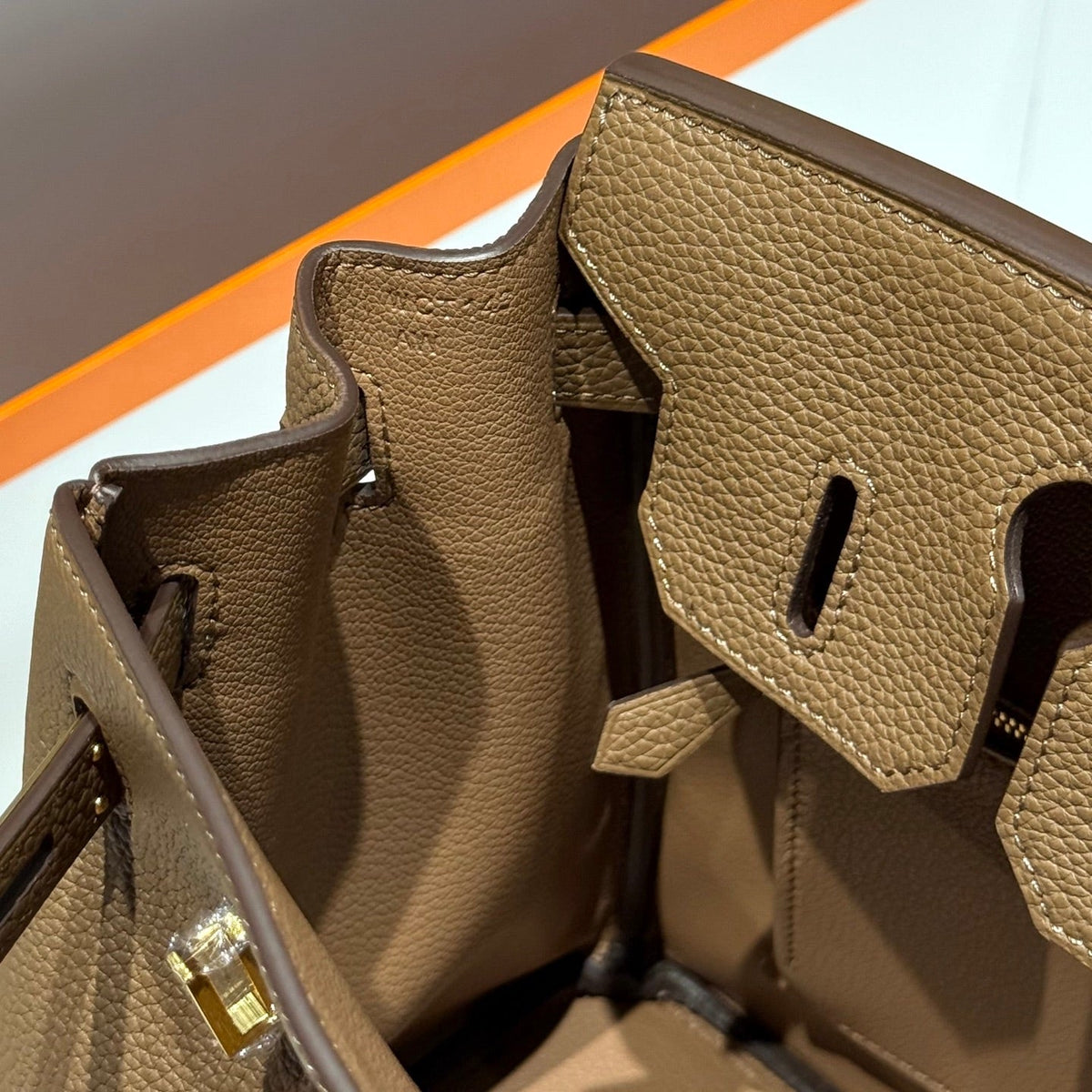 HERMES 25S  BIRKIN 30 IN COFFEE CALFSKIN GOLD HARDWARE