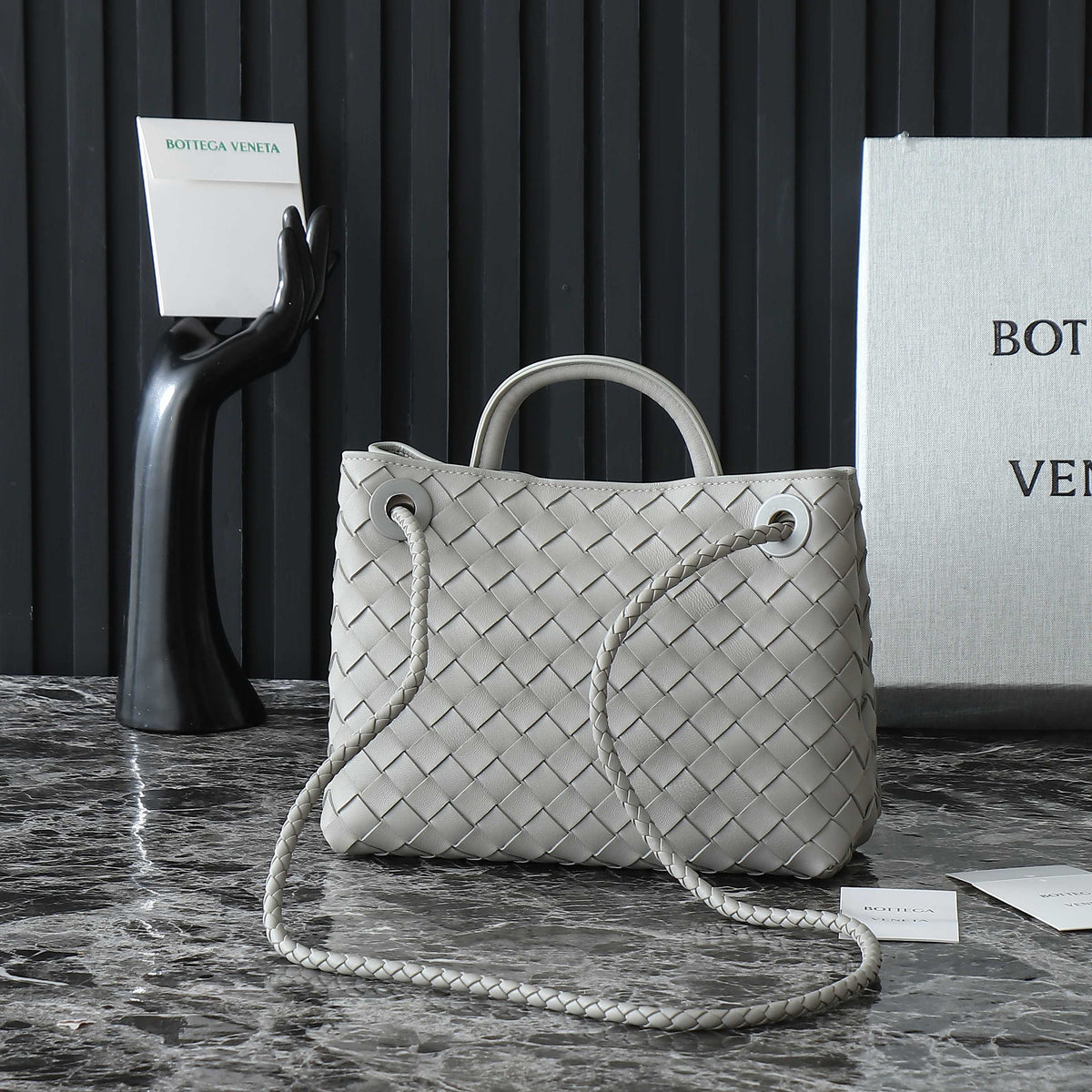BOTTEGA VENETA SMALL ANDIAMO 25CM GREY LAMBSKIN