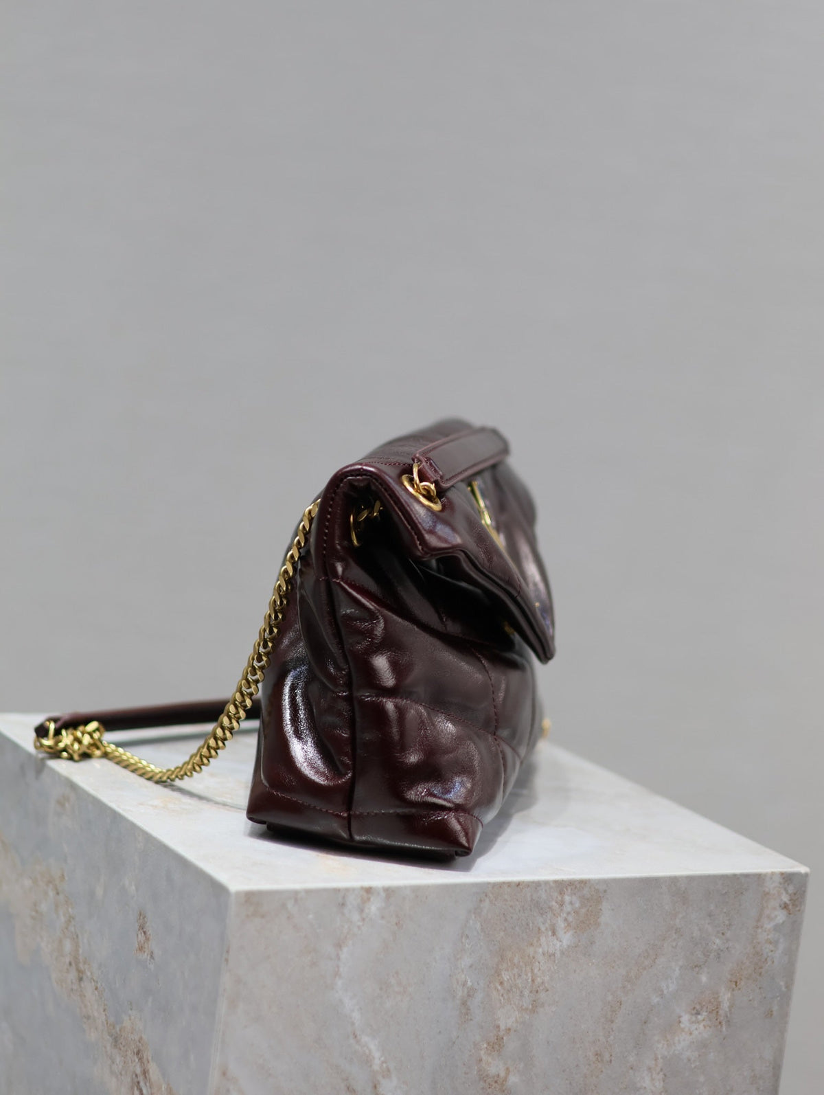 YSL 25S LOULOU PUFFER MEDIUM 29 IN DARK BURGUNDY CALFSKIN