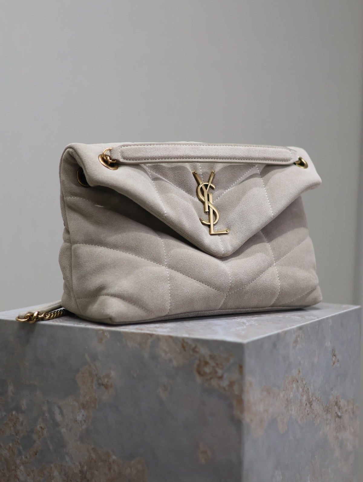 YSL 25S LOULOU PUFFER MM 29 IN SMOKEY TAUPE SUEDE GOLD HARDWARE