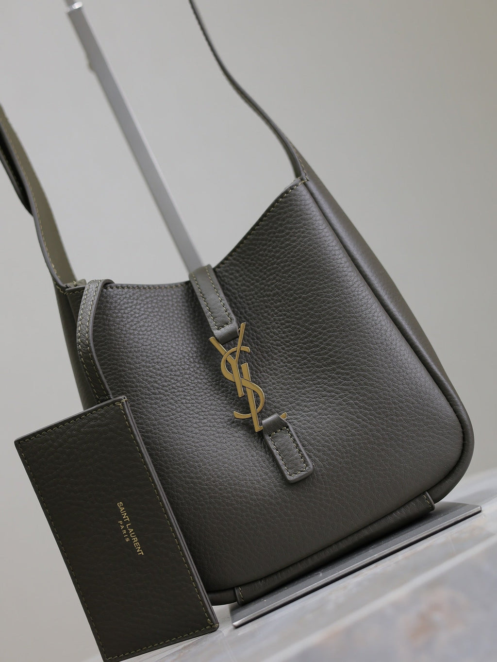 YSL 25S LE 5 À 7 BAG 16 IN LIGHT MUSK GRAINED CALFSKIN GOLD HARDWARE
