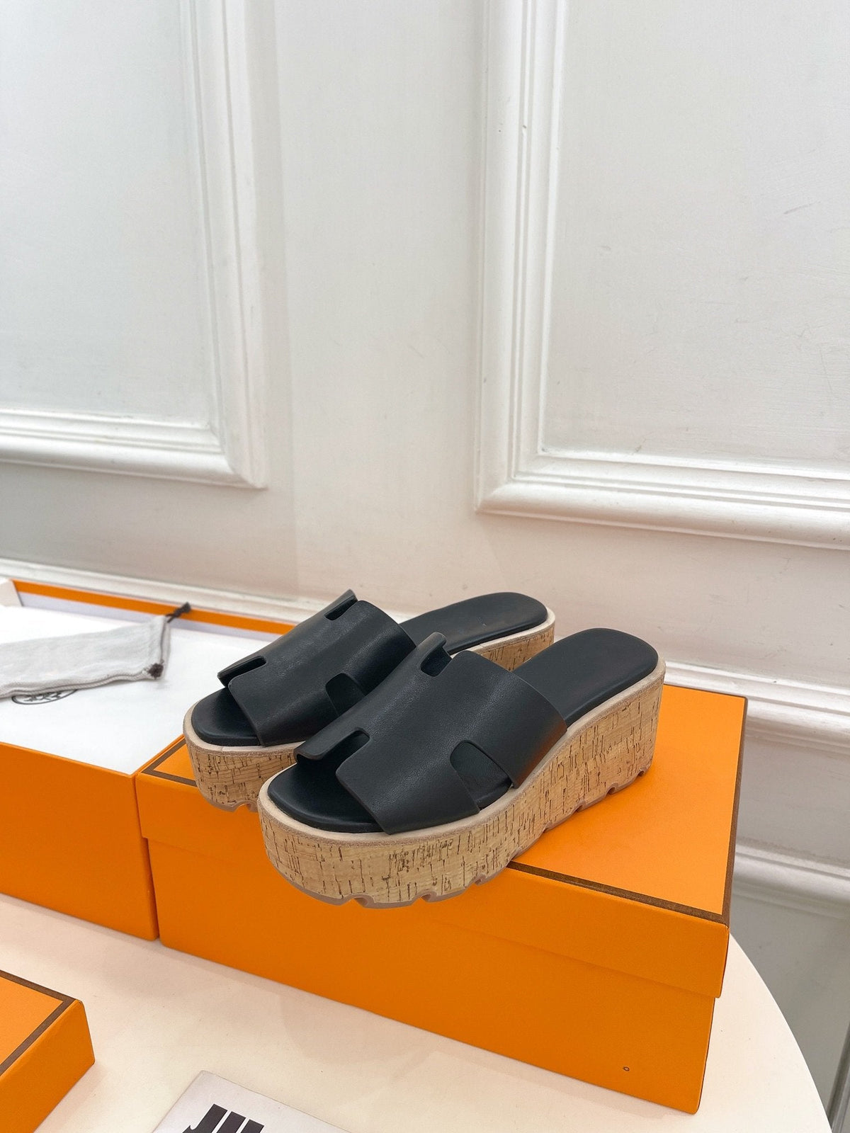 HERMES Eze 30 Sandal Black